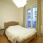 Nice Cosy And Bright Apartment In Paris