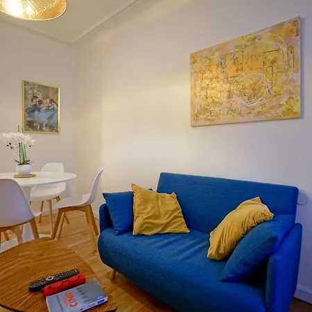 Apartment Cosy And Bright In *